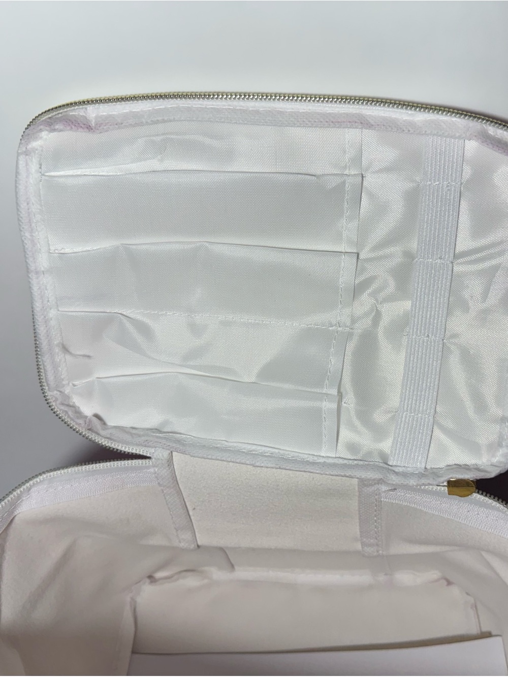 Sassy + Chic Large Pink Makeup Bag Travel Toiletry Organizer Case NWT 8x6x5 in - Picture 13 of 13